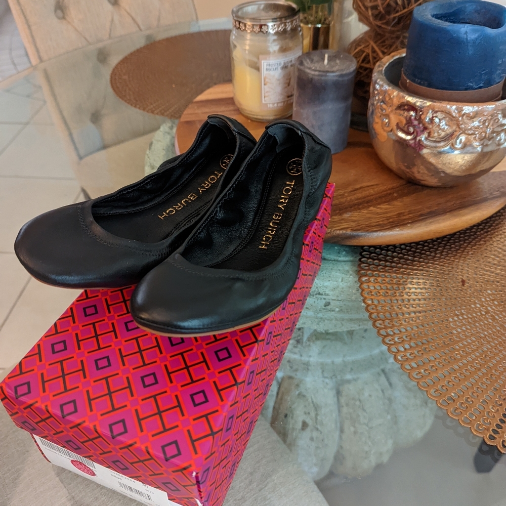 Tory Burch Sz 7, Black Flats